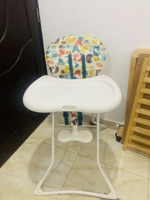 سرير اطفال - مشاية - كرسي طعام