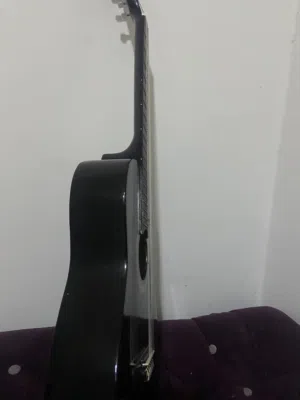 قيتار لحاله بحالة ممتازة بس مش عارف قديش بسوى