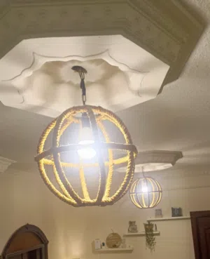 ثريات للبيع