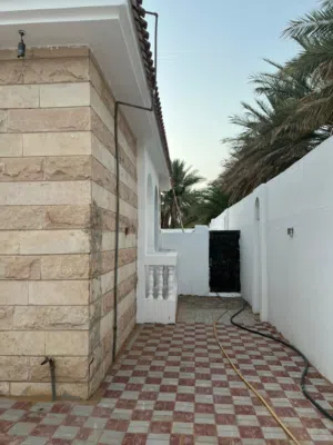 للبيع فلة ارضيه في الظاهر