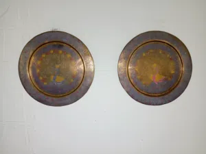 تعليقات نحاس احمر ايه من الجمال منقوش محبر يدوي وتعليقه نحاس ايه قران ثقيله وجميه