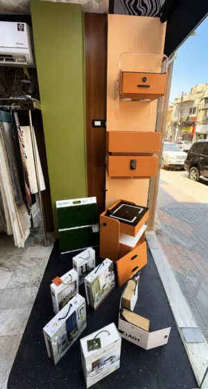 ( طاوله جانيه ذكيه) خلي الذكاء جزء من حياتك متوفر ثلاث موديلات تناسب جميع الاذواق متوفر عده الوان