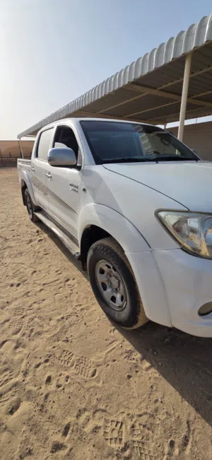 للبیع هایلکس 2010