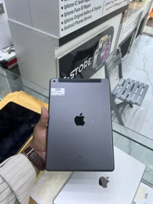 iPad 7 th generation 32GB - wifi+cellular -Good condition