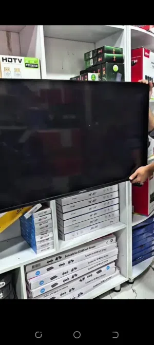 عرض نار على حمالة تلفزيون متحركة الحديد الثقيل  من 32-90 بوصة  إذا بدك تركّب التلفزيون بشكل آمن