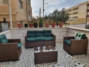 أطقم رتان مع طاولة وسط 133 دينار شامل التوصيل عمان و الزرقاء يتوفر مراجيح ثلاثية بسعر مناسب
