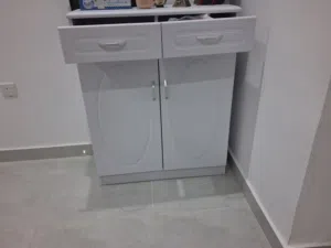 خزانة أحذية (جزامة) بيضاء - بحالة الوكالة شبه جديدة  White Shoe Cabinet – Like New Condition