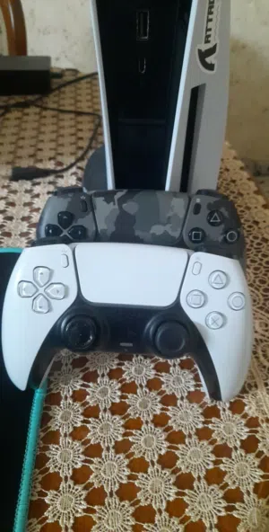 بلايستيشن 5 مستعمل للبيع