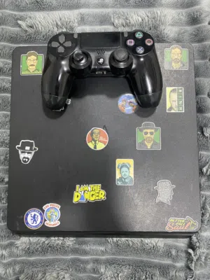 للبيع بليستيشن 4سلم ون تيرا ب60دينار