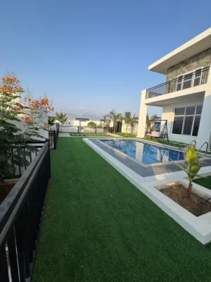 4 Bedrooms Chalet for Rent in Dhofar Salala
