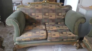 طقم انتريه 2 كنبة و 2 كرسي و مكتبة و ترابيزة رخام هندي