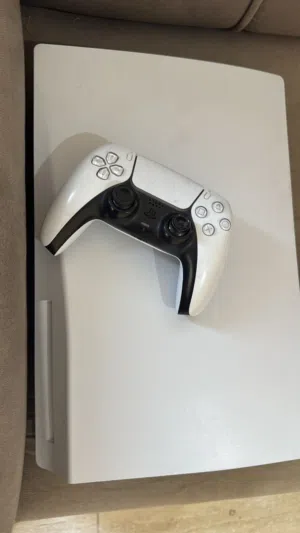 Ps5 fat disc with controller in excellent condition