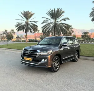 Used Toyota Land Cruiser in Muscat