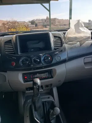 بكم L200 موديل 2009