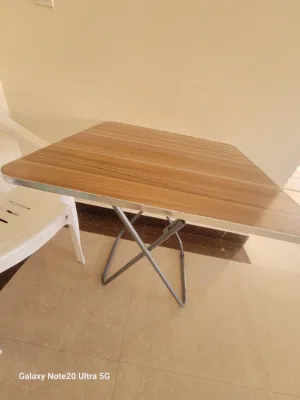 طاوله نضيفه