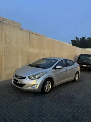 Good condition car Hyundai Elantra 2014 model well maintained