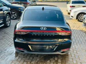 هونداي  ازير 2022