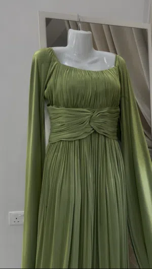 فستان سهرة مستعمل مرة واحدة فقط