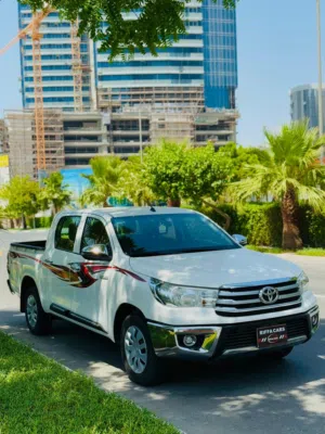 Toyota Hilux 2022 -  2.7 VVT-i Double Cabin Pickup  Fully Agency Maintained  Manama Bahrain