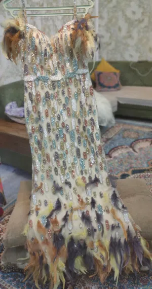 فستان اصفر مطعم بريش طبيعي