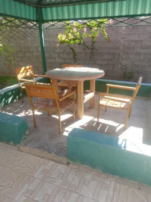 طاوله تراثيه مع كراسي