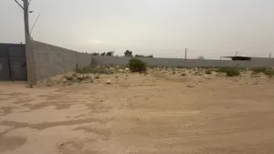 عندي قطعة ارض في زريق للبيع او افاري بسيارة