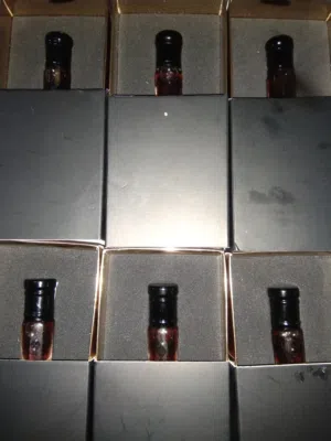 دهن العود الطبيعي الكمبودي