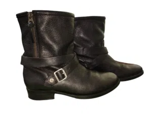 Tommy Hilfiger black women boots حذاء حزمة ستاتي ماركة تومي هيلفغر مستعملة بحالة جيدة جداً