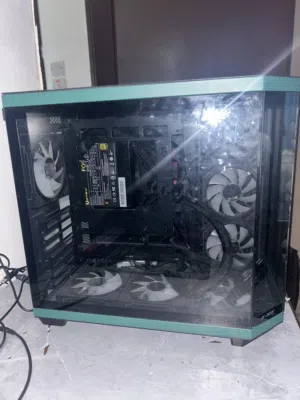 كيس pc جيمنجacer يأتي ب سبع مراوح