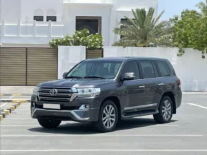 TOYOTA LANDCRUISER GXR V8 MODEL 2016