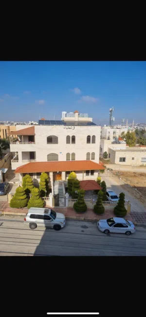 فيلا مفروشة طابق ارضي بمدخل مستقل للطلاب والعوائل من ارقى مناطق شفا بدران وقريبة على جميع الخدمات
