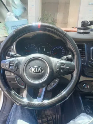 Used Kia Carens in Hawally