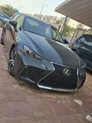 لكزس اي إس 300 موديل 2018 للبيع