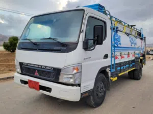 ميتسوبيشي الملكه 2009 طويل وايت ماء سعه 8400 لتر 42 برميل نظيف جدا محركات وكاله ماشي 156