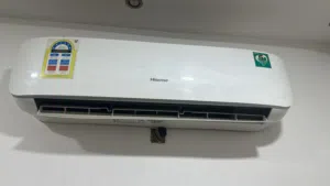 مكيف اسبليت هاسنيس بحالة ممتازة استعمال نظيف موفر للطاقة