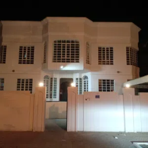 Studio in aziba near sultan center ملحق بالعذيبة غرفة و مطبخ و حمام و حوش 110 ريال شامل