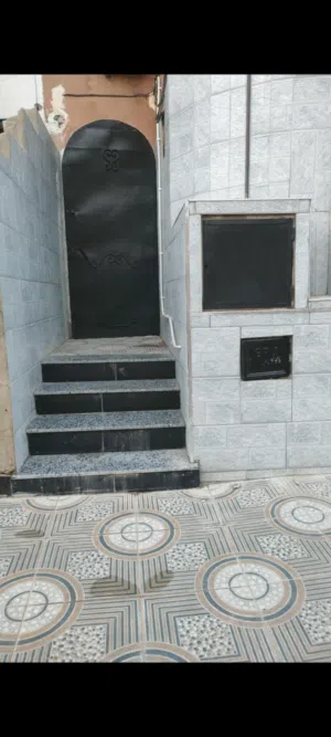 Studio . Furnished . Weekly0