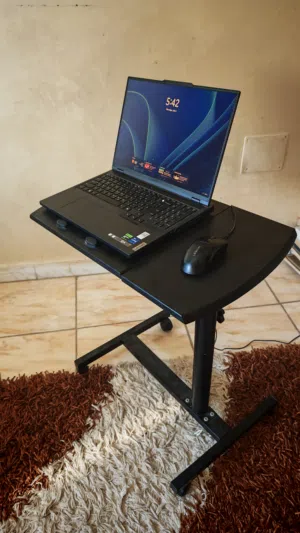 طاوله لابتوب للبيع