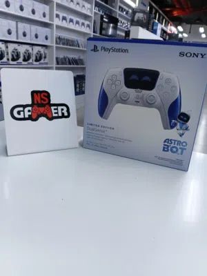 يد تحكم PS5 إصدار Astro Bot Limited Edition
