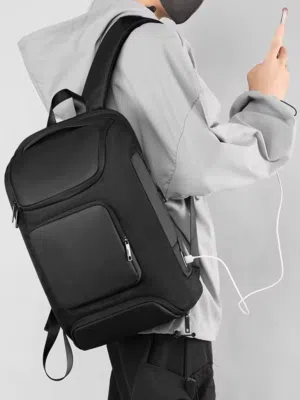 حقيبة سبورت بمنفذ USB أصلية