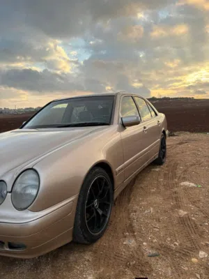 مرسيدس E200 قرش ونص 2001