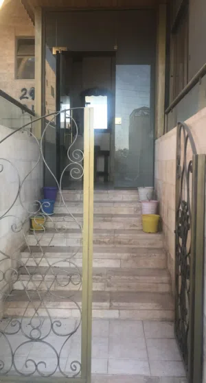 شقه للبيع طابق ارضي