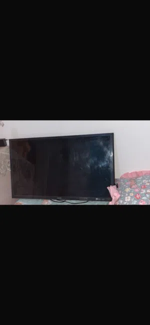 شاشه سامسونج 32بوصه استعمال خفيف جدا