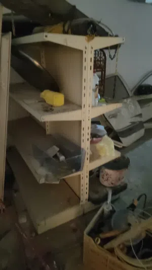 عدد اتنين سكفاري جزيره متر وشويه الواحده. اربعه ارفف