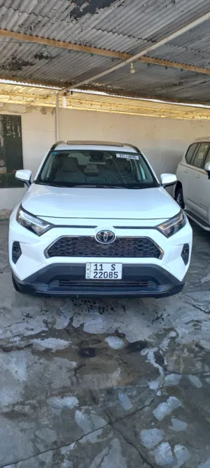 Rav 4 راف فور مواصفات XLE موديل 2025 عداد المسافة 500 ميل فقط السيارة بحالة الزيرو وارد امريكي