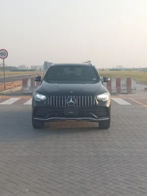 مرسيدس GLC300 موديل 2020 للبيع — فول أوبشن  بحالة ممتازة  بدون أي مشاكل  سيارة عائلية فخمة ومريحة