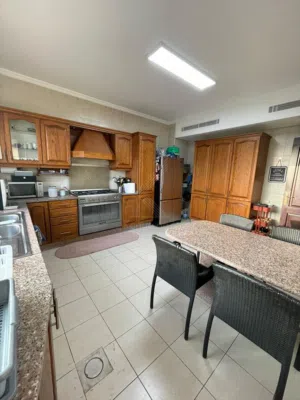 270 m2 4 Bedrooms Apartments for Rent in Amman Deir Ghbar