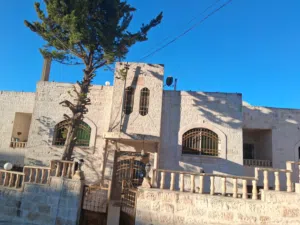 عمارة للبيع بسعر مغري تصلح للاستثمار او لعائله واولاده