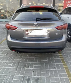 انفينتي QX70 موديل 2014 نظيفه