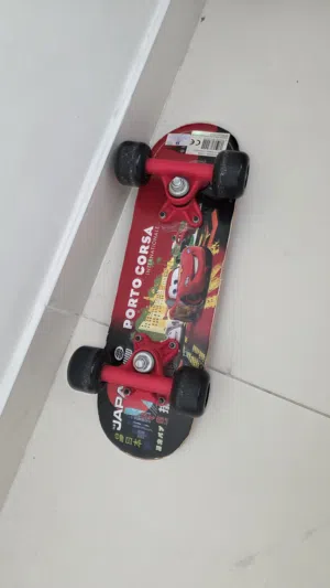 Toys r us lightning mcqueen skateboard